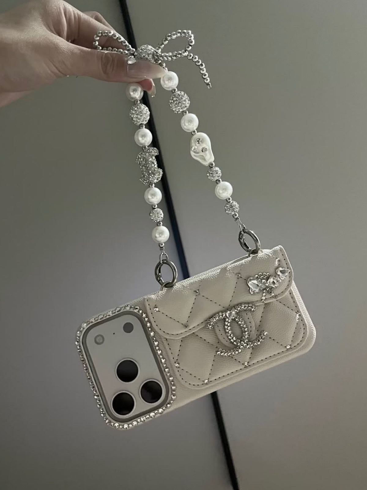 Iphone Old money aesthetic unlocked case💎🤍